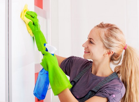 Curtain cleaning in a bright modern living room